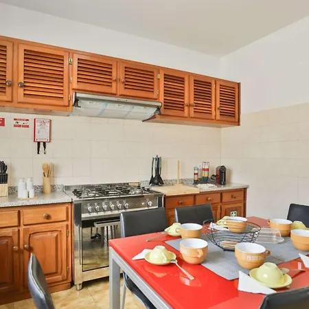 Vitalia In Machico (Madeira)