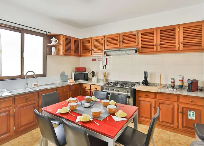 Vitalia In Сasa de vacaciones Machico (Madeira)